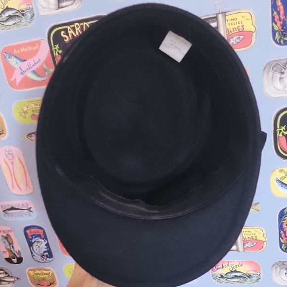 Classic Black Riding Cap - Picture 4 of 4